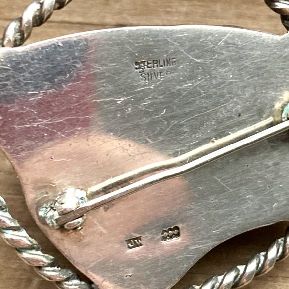 Unique chunky amethyst brooch set and framed in sterling silver. - Picture 5 of 6